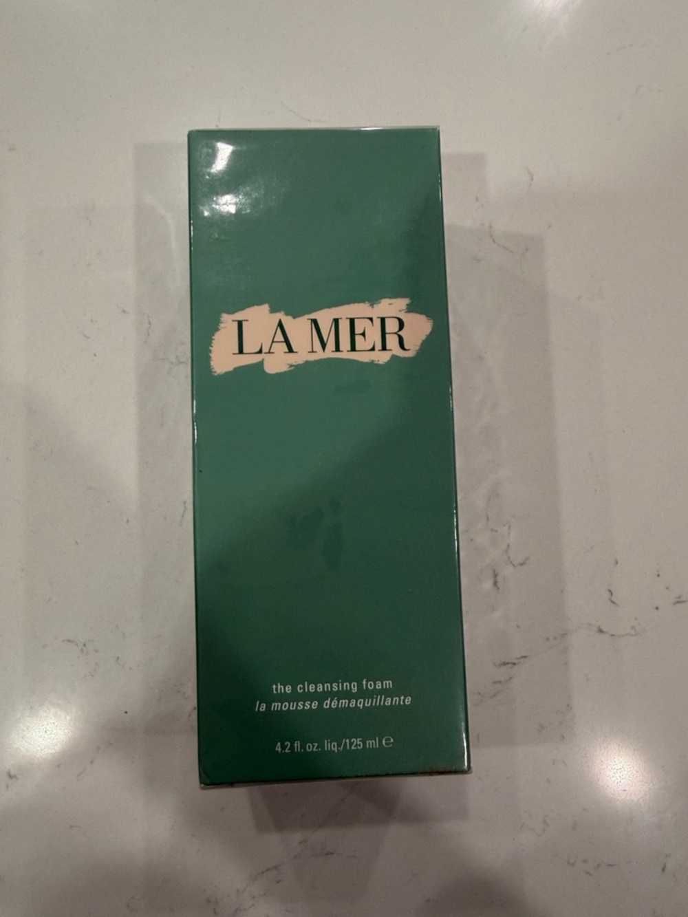 La Mer Cleansing Foam - Green and Cream Accent
